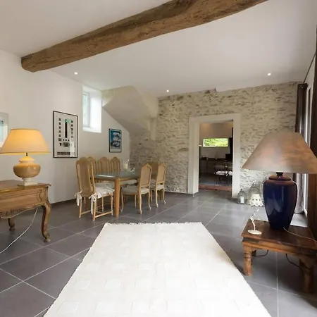 Casa vacanze De Caractère Proche Versailles, Rambouillet, Maintenon